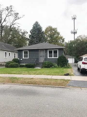 16004 Wausau Ave photo 1