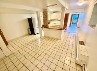 60 Poplar St #118F, Newport, RI 02840