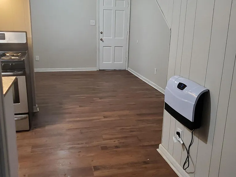 201 McRee St #5 — Photo 3