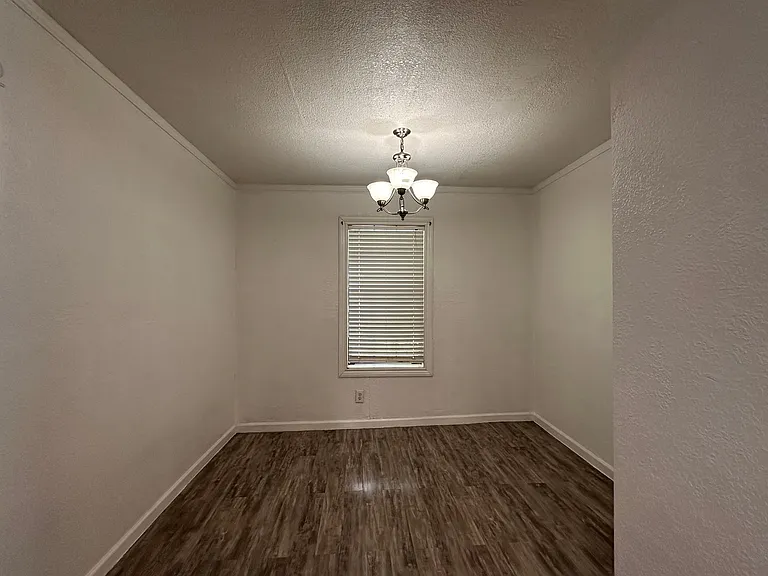 2609 Belmeade St — Photo 6