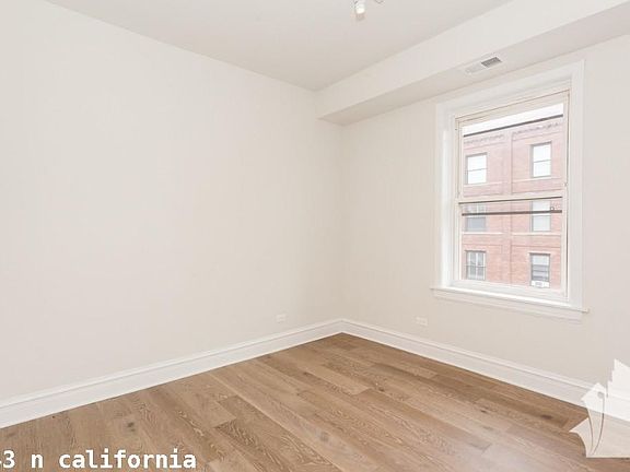 3rd image of 2543 N California Ave #511