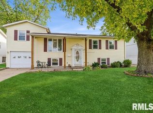 415 15th Pl, Camanche, IA 52730