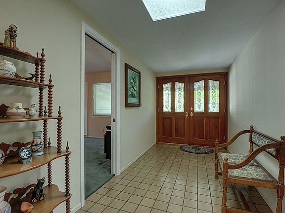 3rd image of 305 Belblossom Way