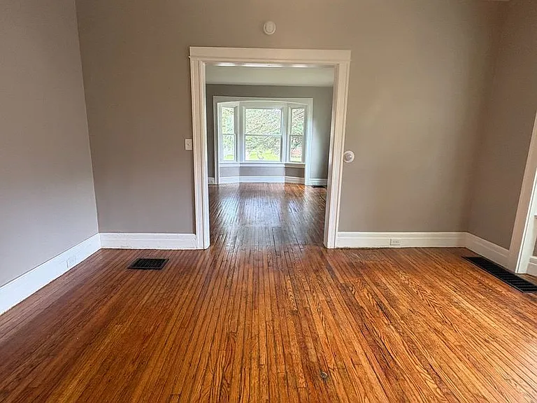 678 Genesee St — Photo 5