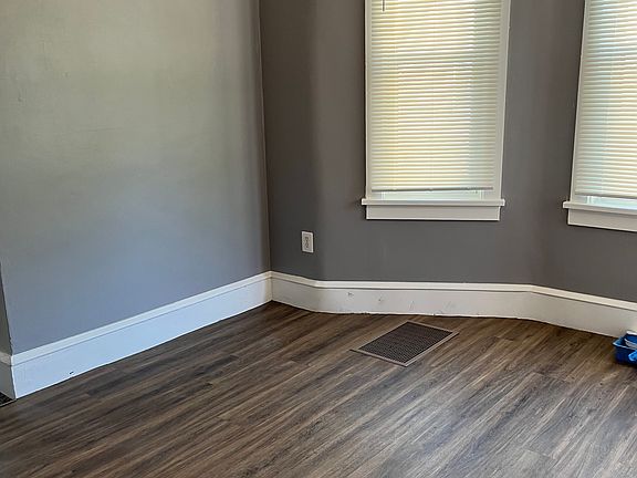 3rd image of 825 N Broad St