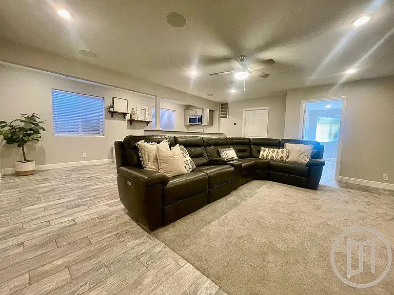 568 N 325 W — Photo 24