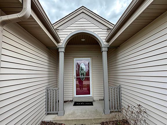 4th image of 4011 Creekside Dr