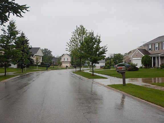 4th image of 193 Larchmont Ln