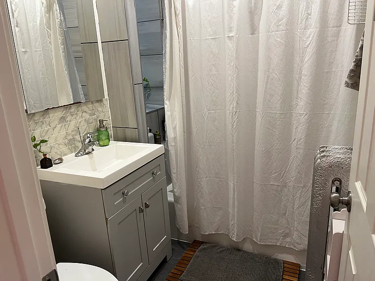 801 Seward St #1 — Photo 11