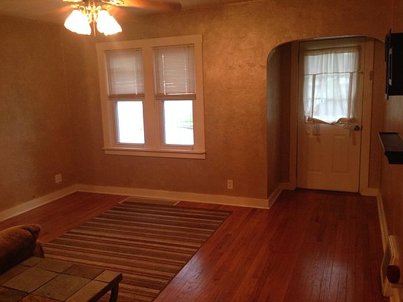 4th image of 721 Forest Ave