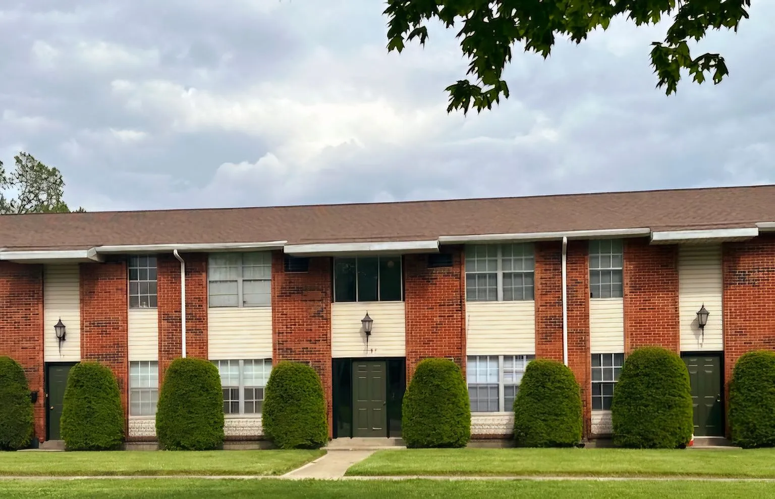 Sanlor Apartments — Photo 1