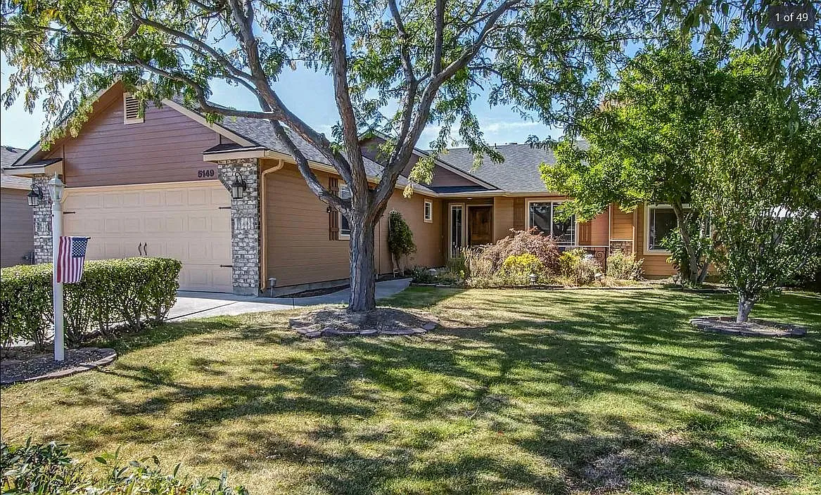 4 bed, 1700 sqft, $2,700 — Photo 1