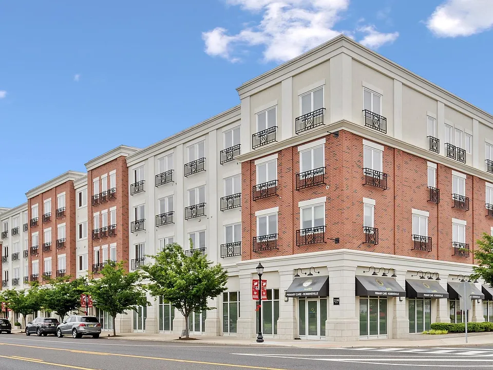 2 N Commerce Sq #404