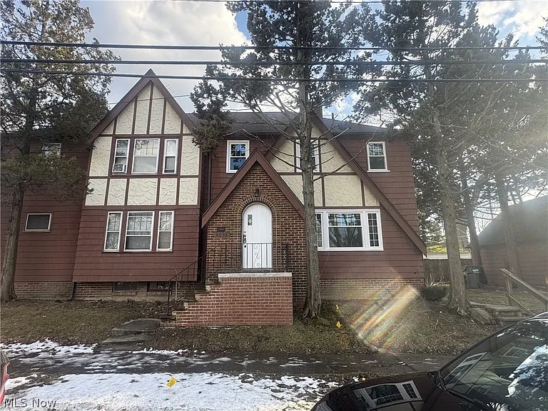 4058 Ardmore Rd — Photo 2
