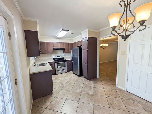 5th image of 956 Sunmeadow Dr