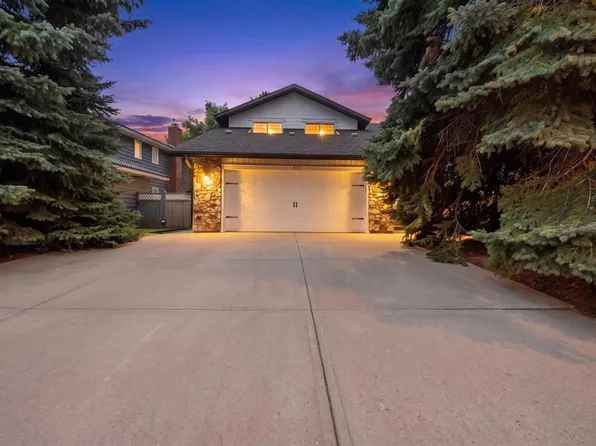 411 N 135th Ave SE, Calgary, AB T2J 5E6