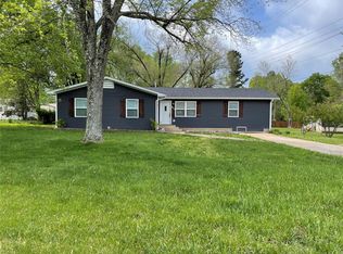 421 Harris Ln, Lebanon, MO 65536