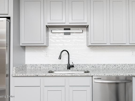 5th image of 117 Brookview Dr