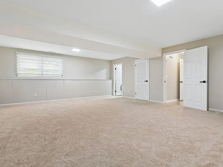122 Upper State St — Photo 21