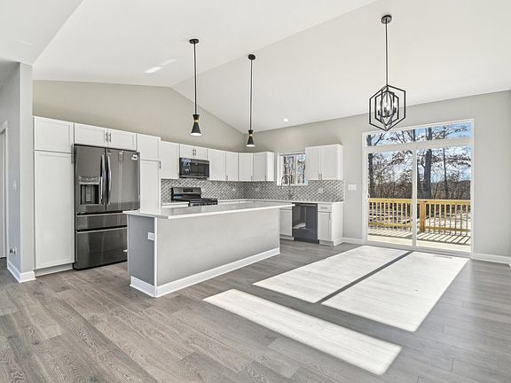 5th image of 37500 Lyons Woods Ct