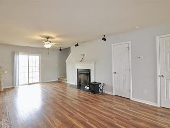 3rd image of 198 Collinwood Dr