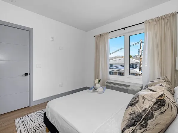 1435 10th Street image 19 of 59