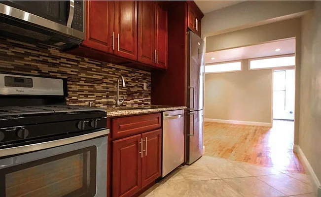 Rented by Hagstrom Management Inc | media 27