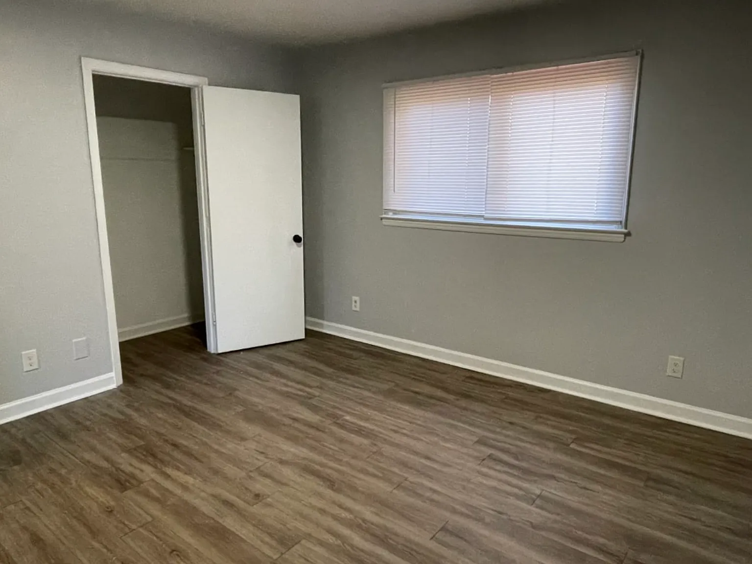 2 bed, 1.5 bath, 950 sqft, $1,225 — Photo 2