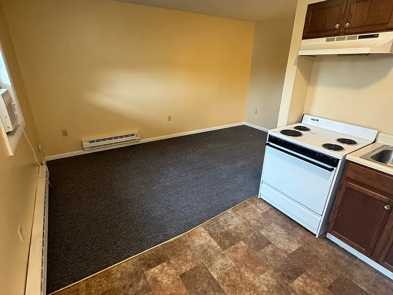 260 Elkin Ave #H — Photo 4