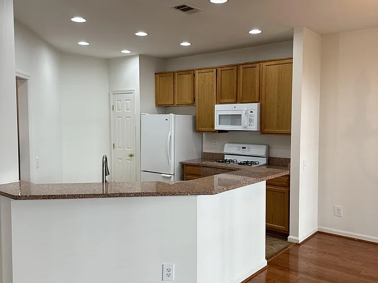 8232 Catbird Cir — Photo 8