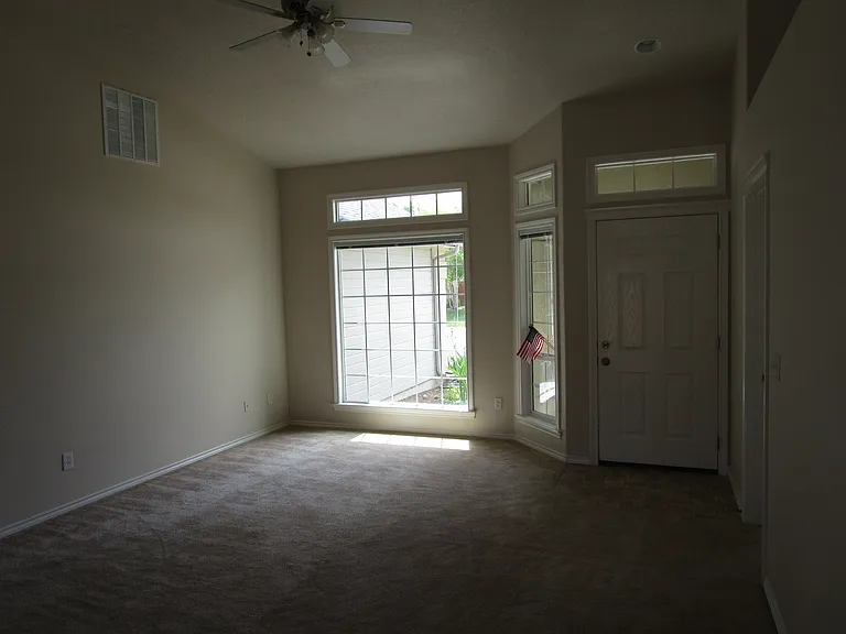 11752 W Tahiti St — Photo 5