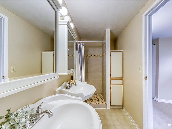 2nd image of 26163 Iowa Ave NE