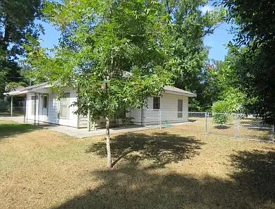 454 Winters St — Photo 10