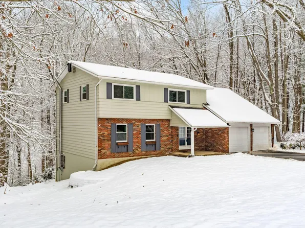 439 Pine Tree Dr NE, Granville, OH 43023