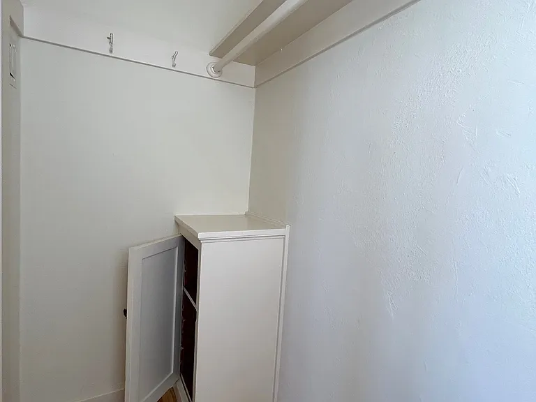 3500 35th Ave #7 — Photo 5
