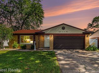 8263 Smethwick Rd, Sterling Heights, MI 48312