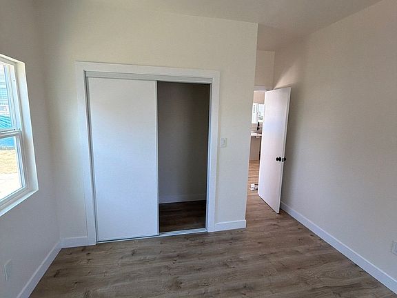 3rd image of 815 E 21st St