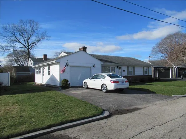 23 Larchwood Dr, Rumford, RI 02916