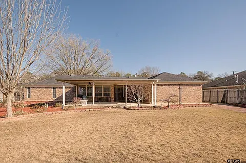 3863 Lamb Dr — Photo 3