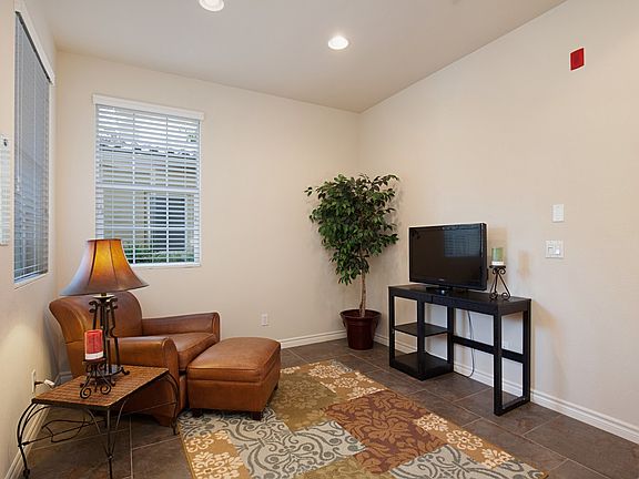 4th image of 2414 Sentinel Ln