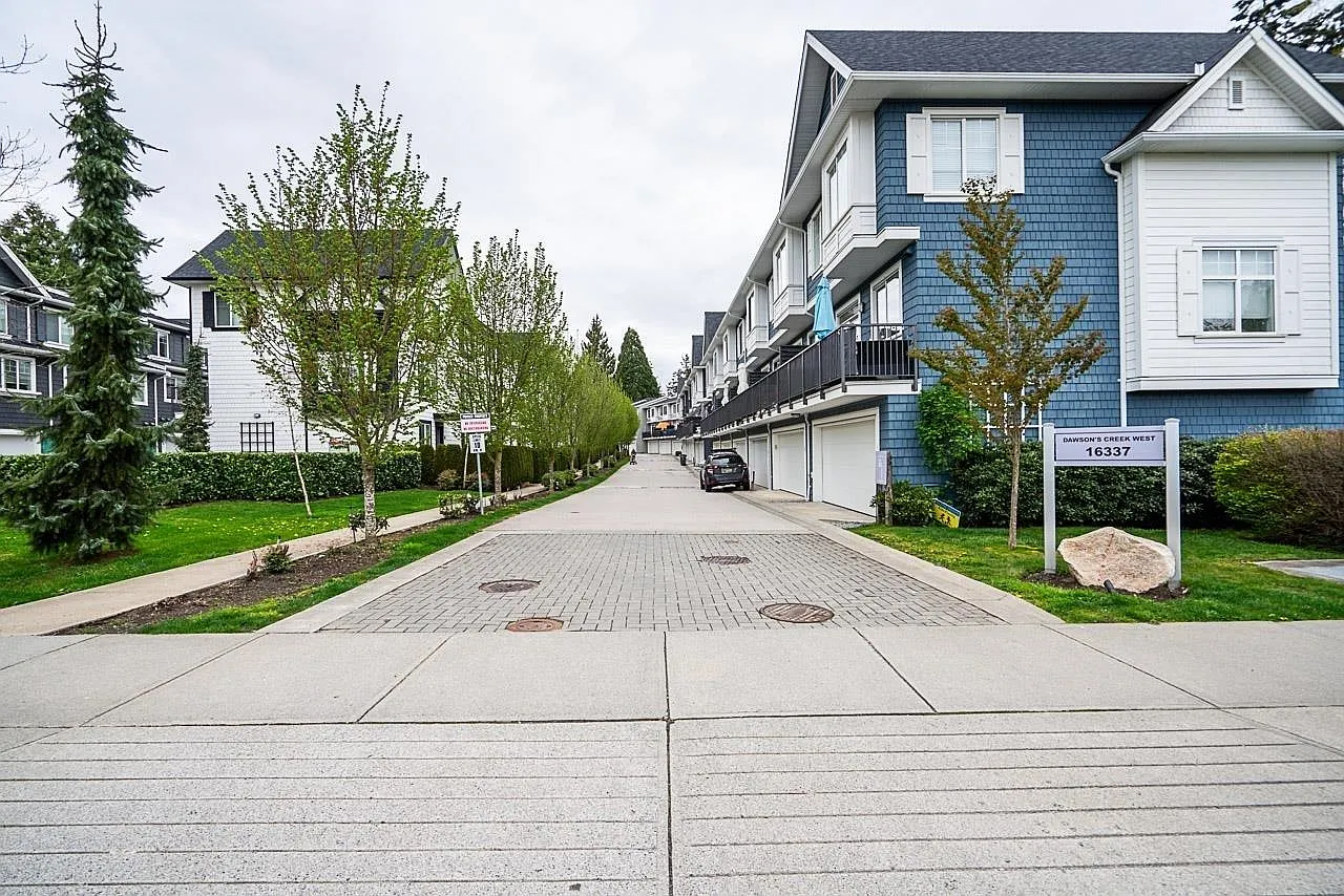 3 bed, 1350 sqft, $3,350 — Photo 1