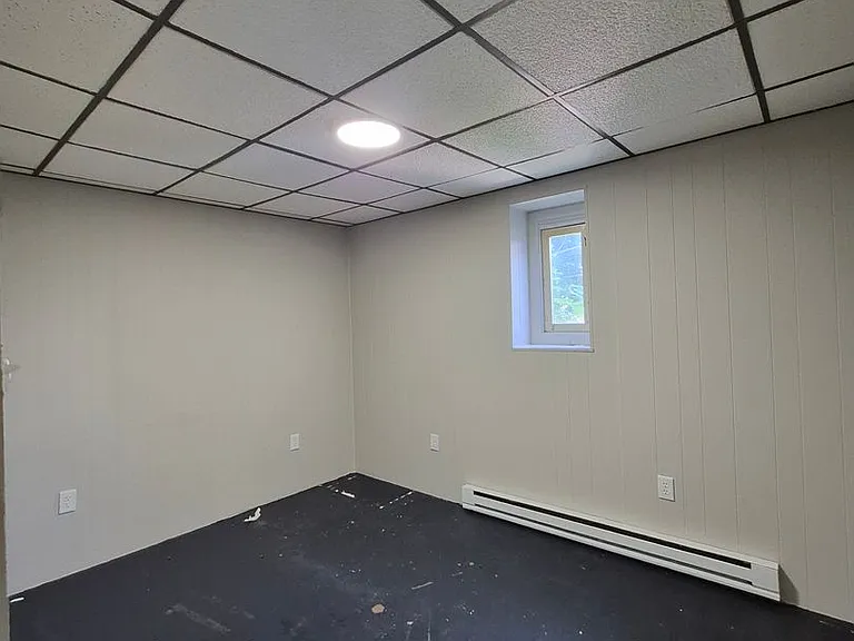 250 S Poplar St — Photo 3