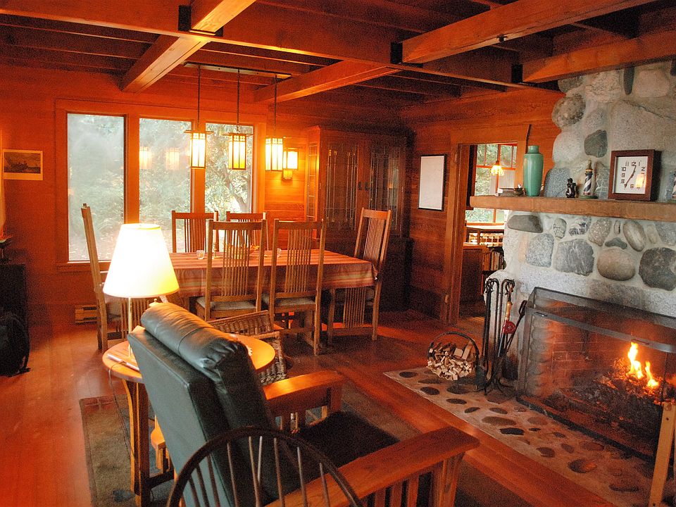 Living room/dining room