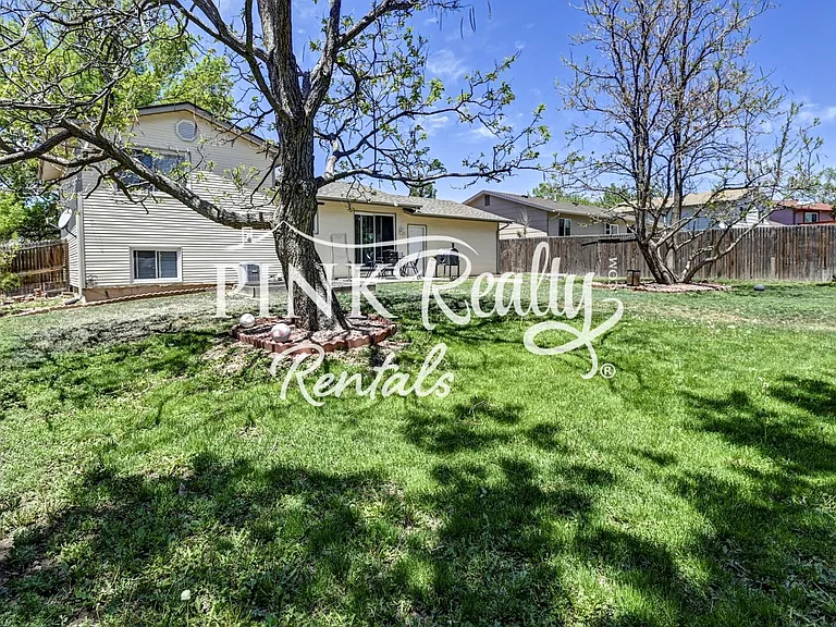 7365 Woodstock St — Photo 50