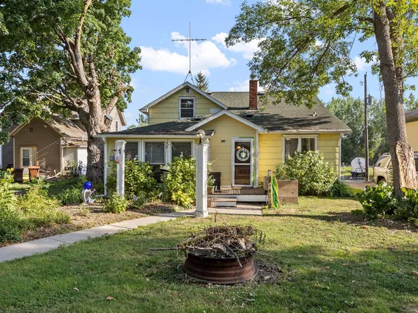 1108 4th St, Howard Lake, MN 55349