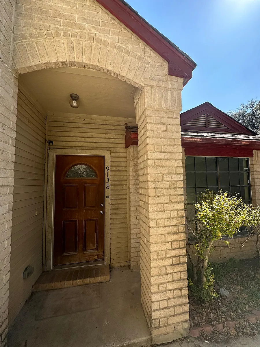 Building Photo - 9138 Johnny Reb Dr