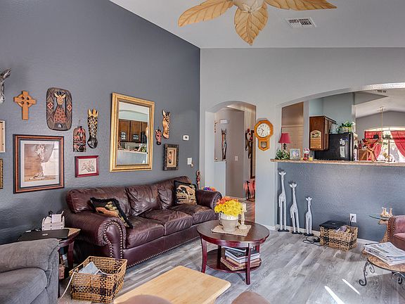 4th image of 2267 W Pinkley Ave