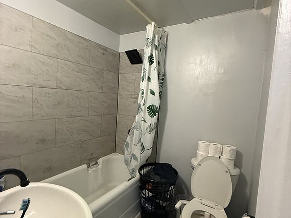 5th image of 275 Bronson Ave #4