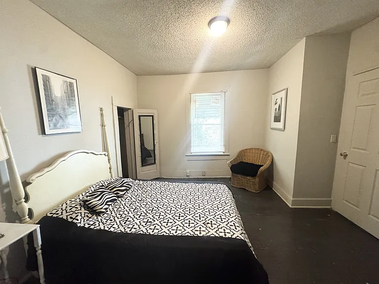569 Colquitt St — Photo 2