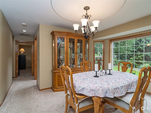 5th image of 2323 31st Avenue NW